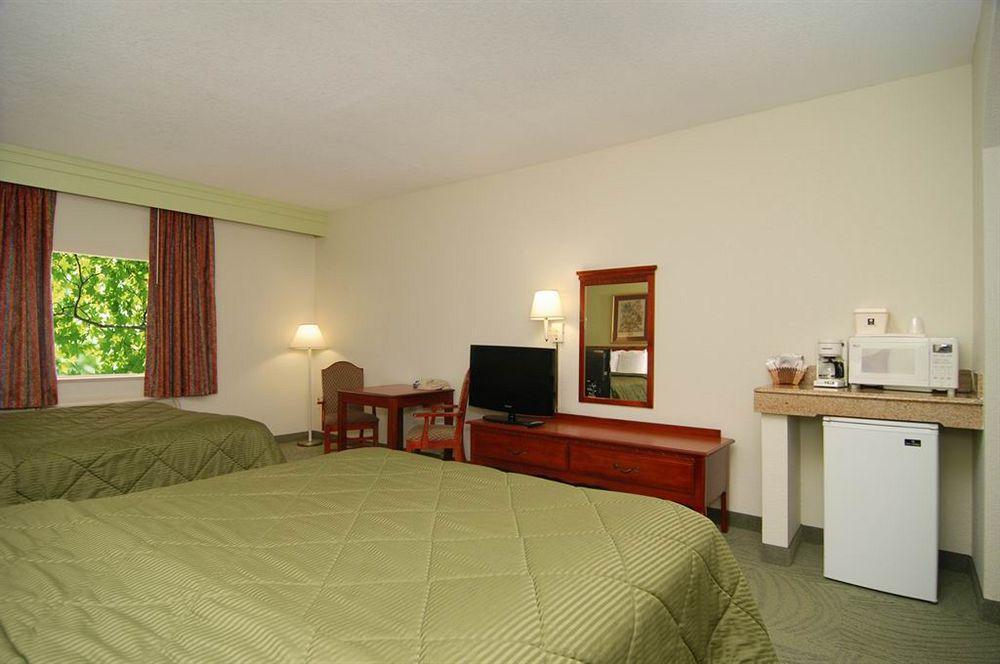 Econo Lodge Inn&Suites East Houston Esterno foto