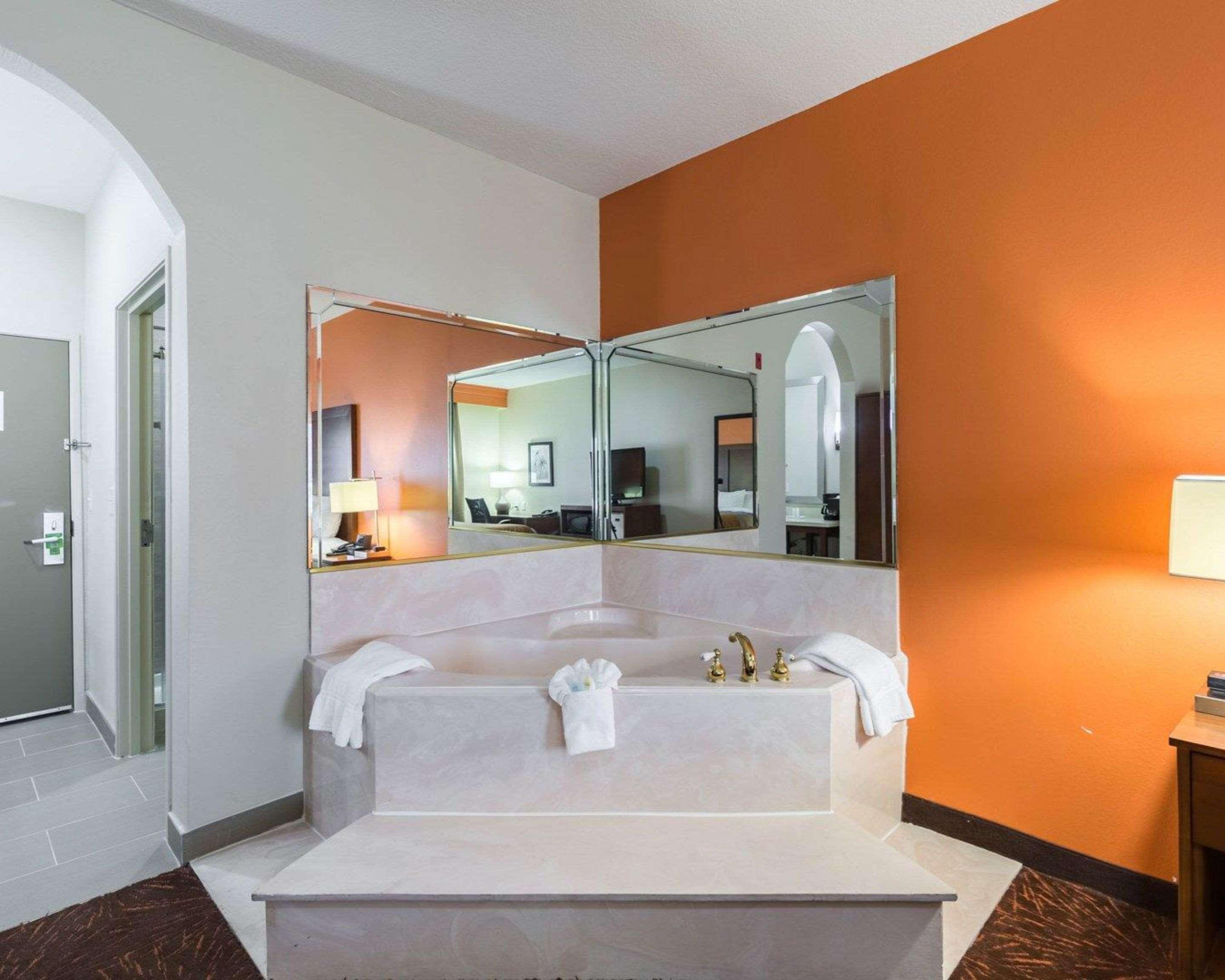 Econo Lodge Inn&Suites East Houston Esterno foto