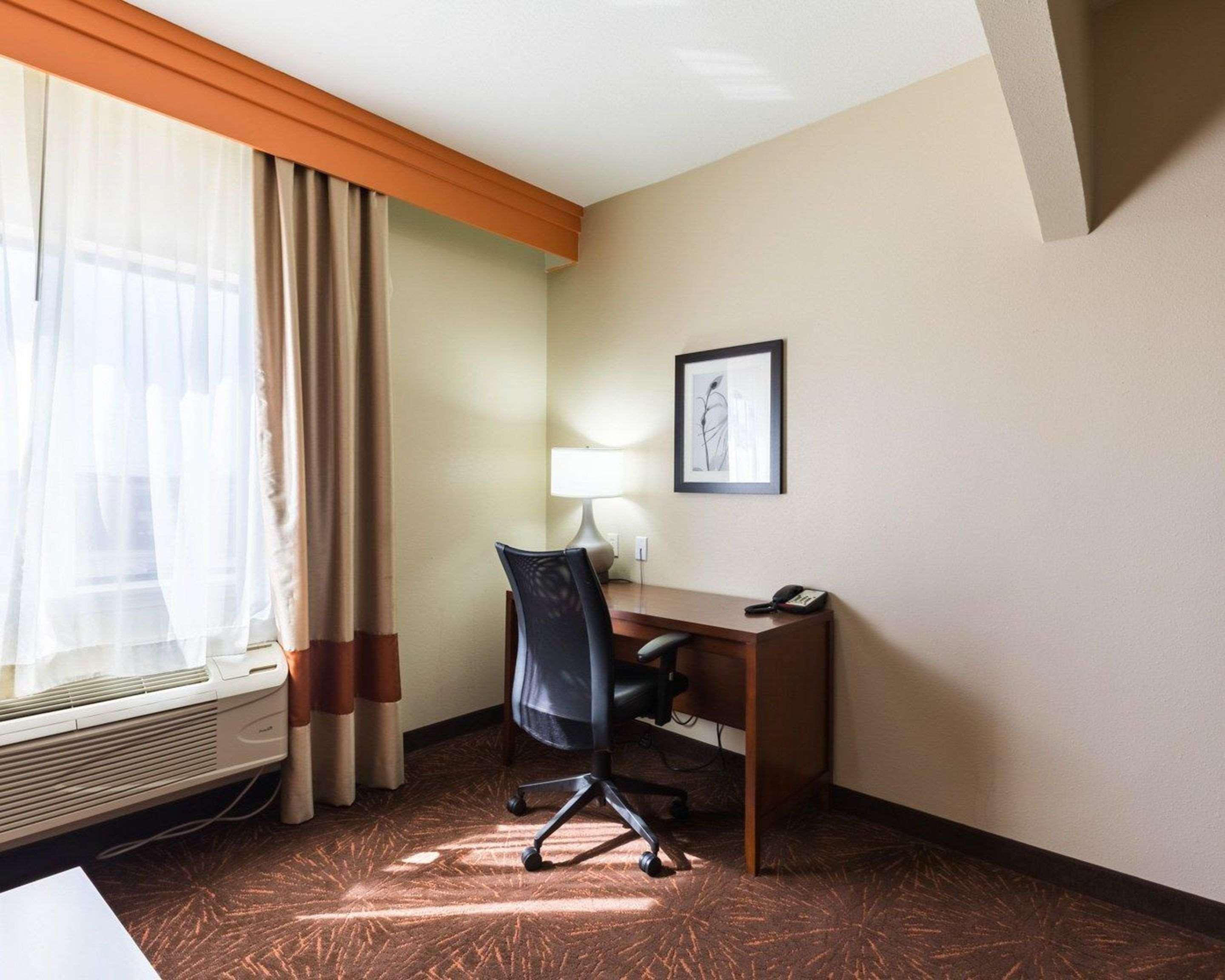 Econo Lodge Inn&Suites East Houston Esterno foto