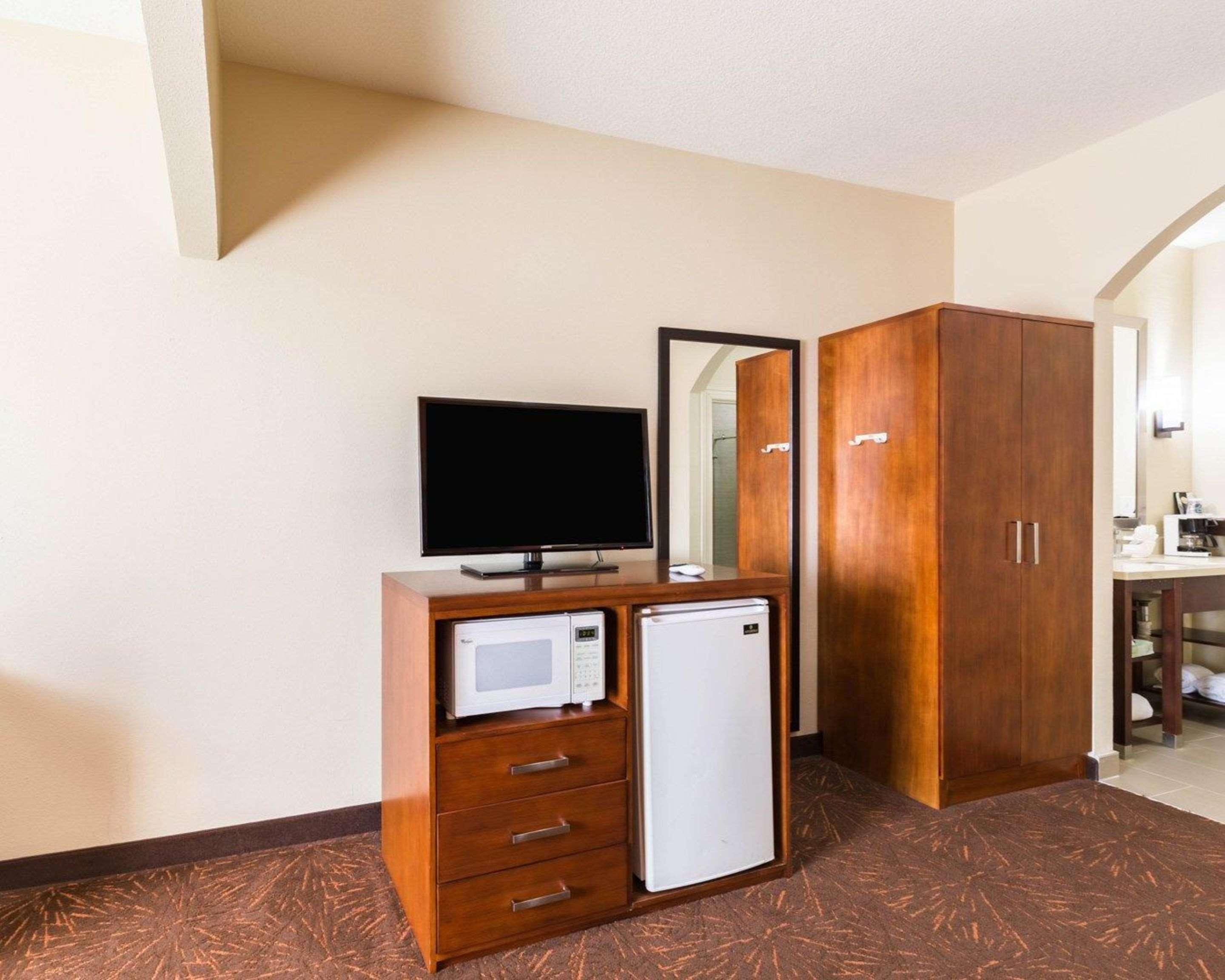 Econo Lodge Inn&Suites East Houston Esterno foto